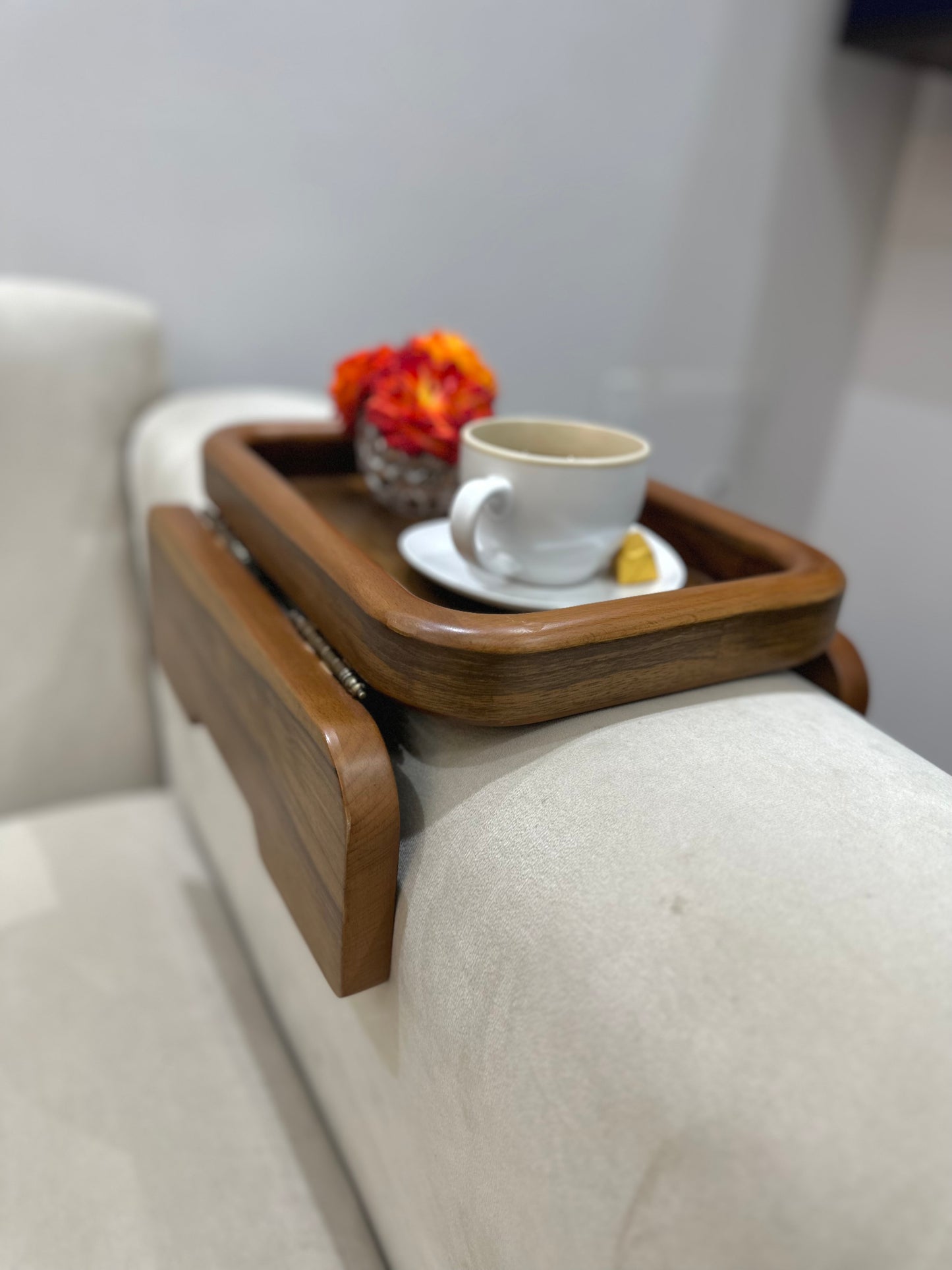 Sofa arm tray